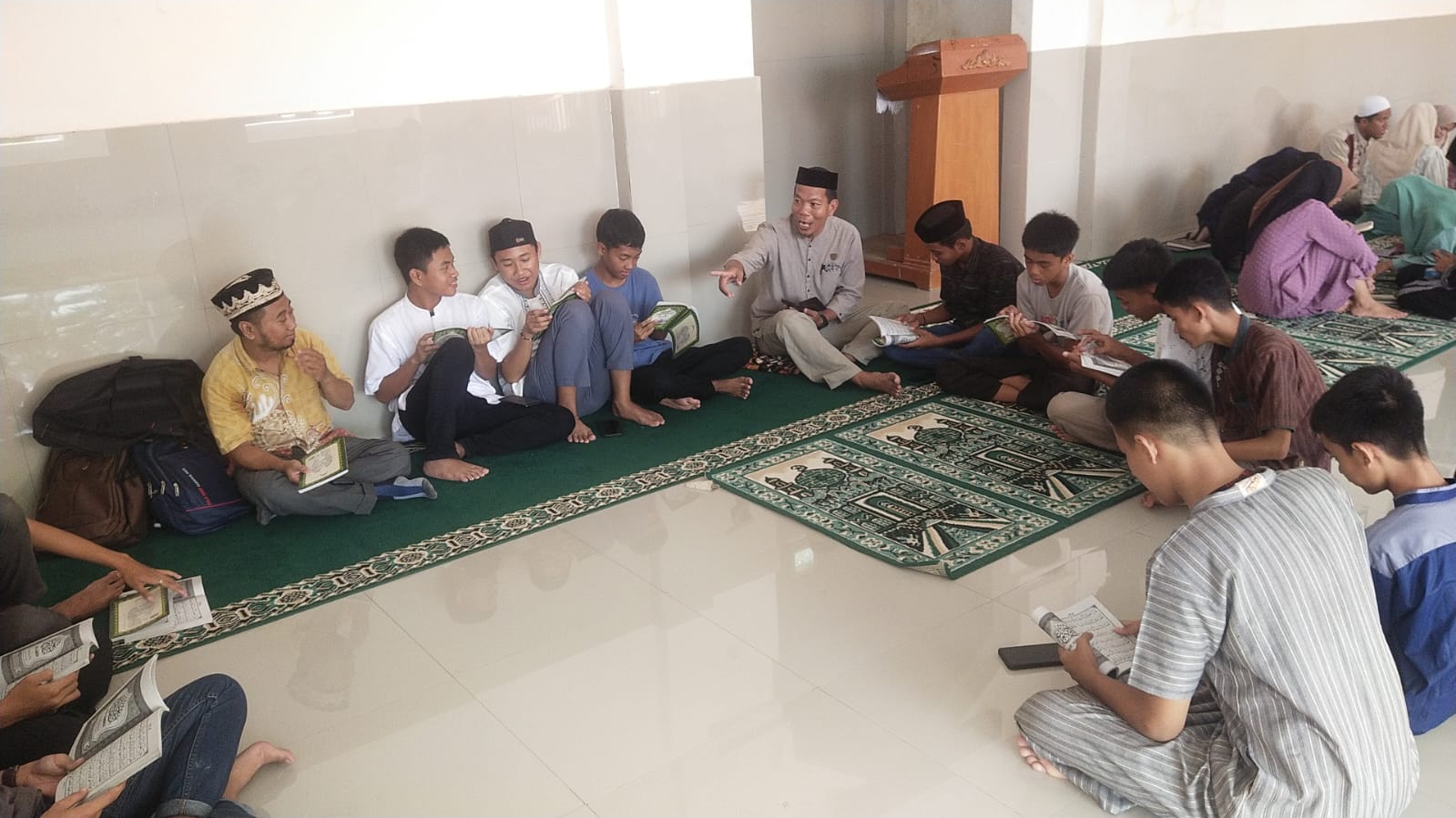 You are currently viewing 365 Santri Mengikuti Kegiatan Pesantren Ramadhan SMKN 1 Soppeng