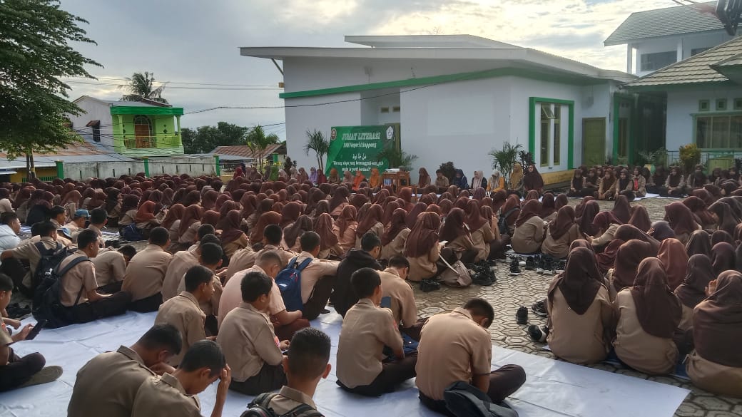 Read more about the article Program Literasi Al-Qur’an dan Dzikir Bersama SMKN 1 Soppeng di Awal Tahun Pelajaran 2024/2025