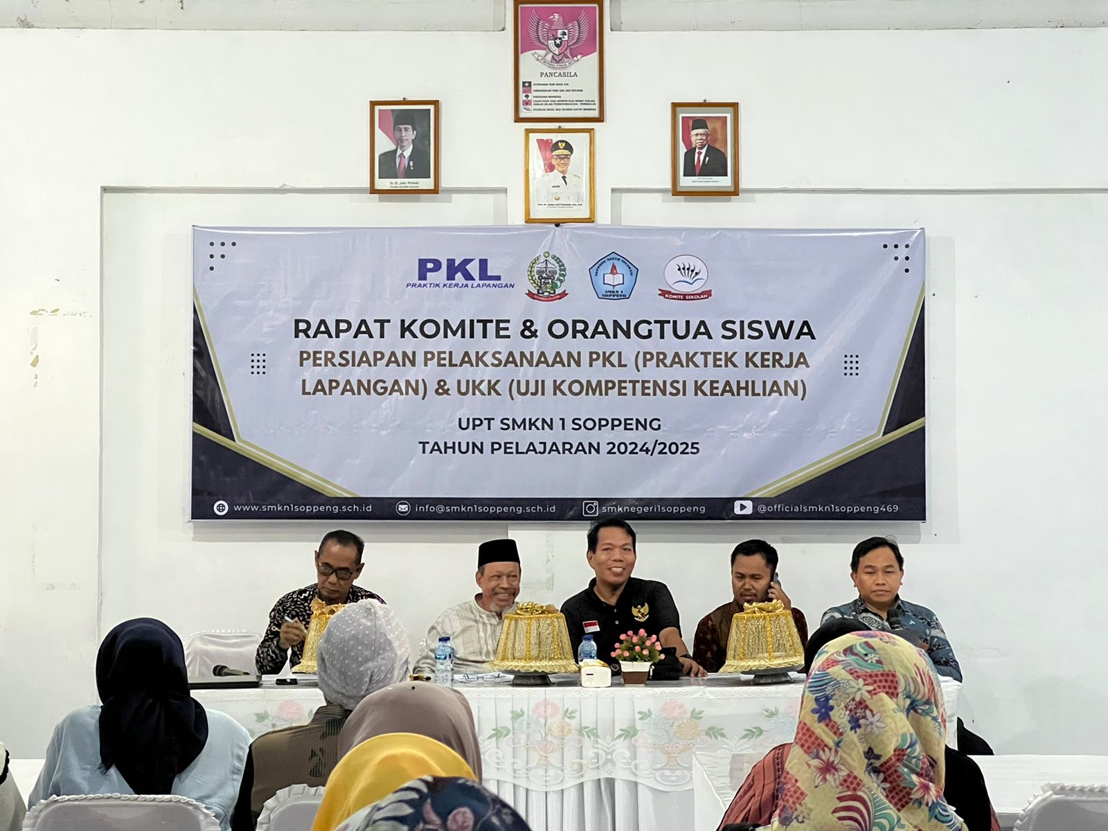 Read more about the article Rapat Komite Sekolah dan Orang Tua Siswa Agenda Pelaksanaan PKL dan UKK di SMKN 1 Soppeng
