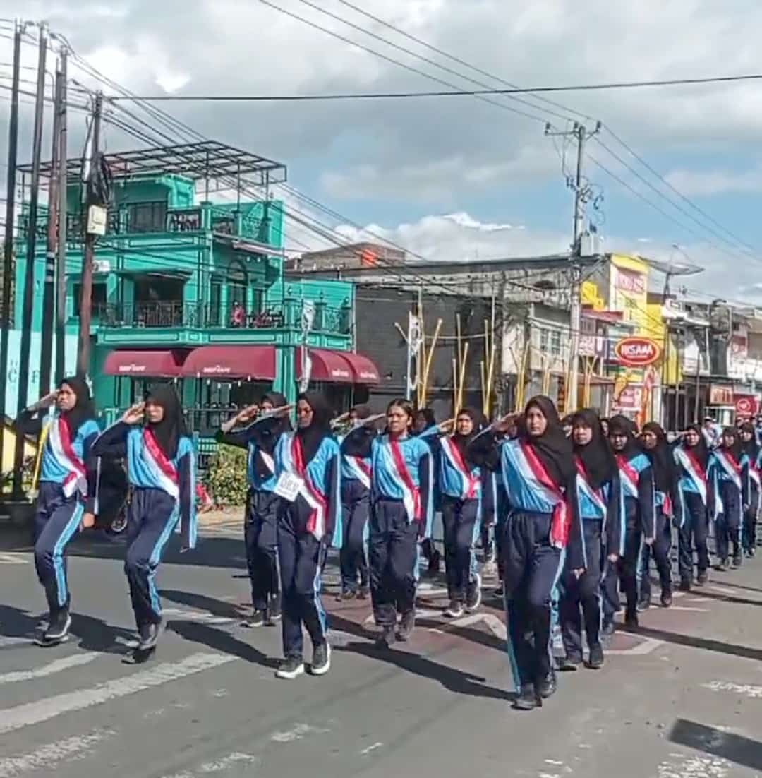 Read more about the article Berbaris dengan Gagah: Siswa SMKN 1 Soppeng Ikut Lomba Gerak Jalan Tingkat SMA/SMK Se-Kab. Soppeng