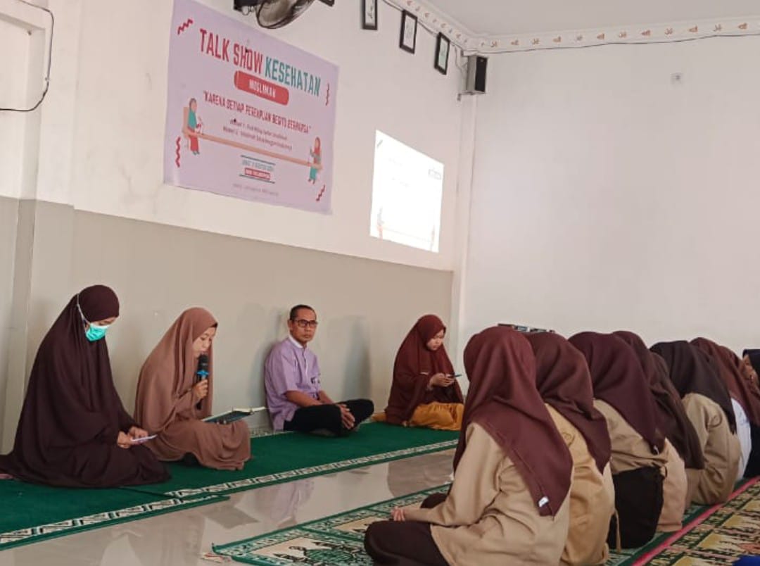 Read more about the article Kepala Sekolah SMKN 1 Soppeng Membuka TalkShow Kesehatan dengan Tema “Karena Setiap Perempuan Begitu Berharga”