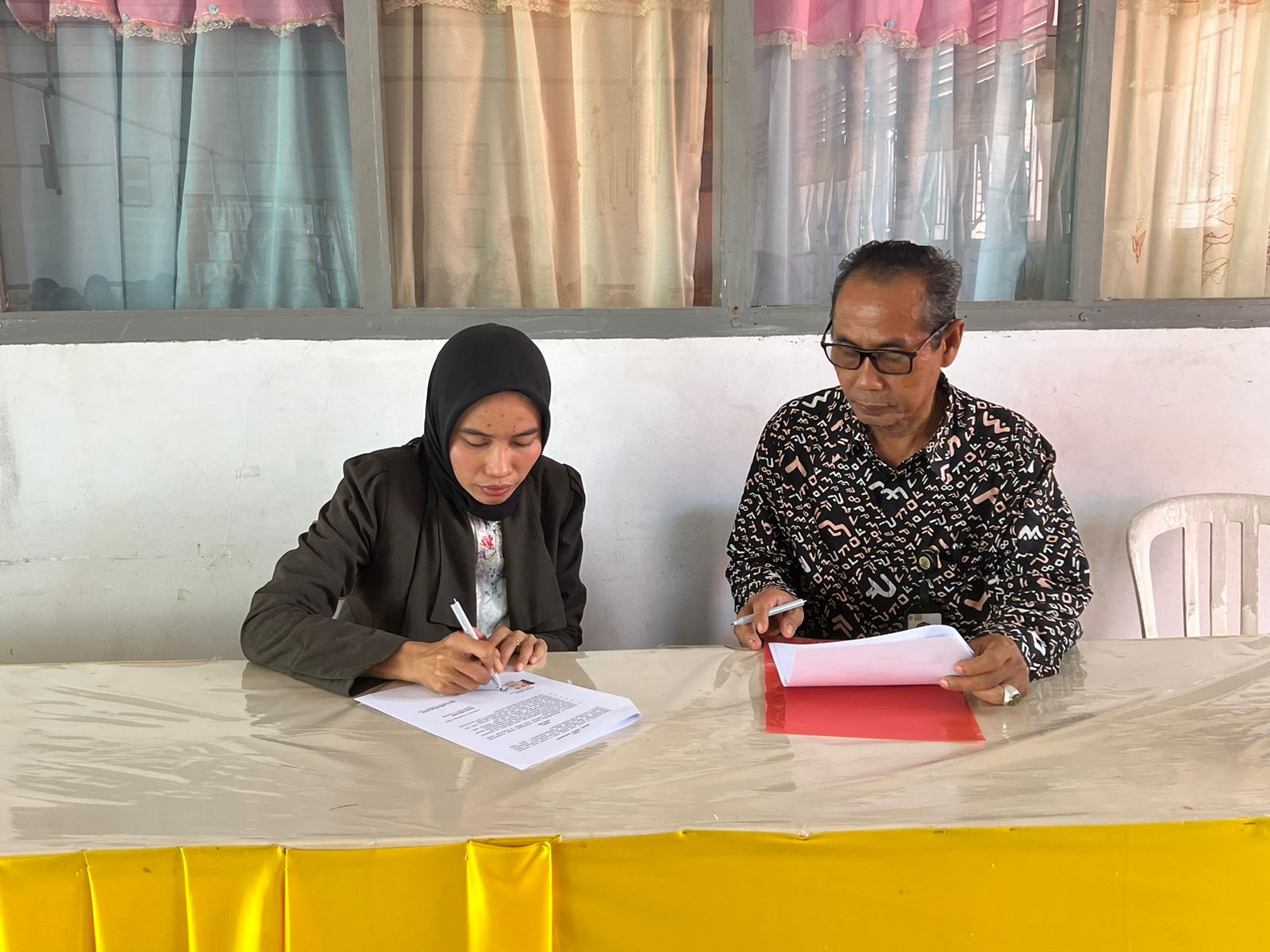 Read more about the article 2Win Fashion Style dan SMKN 1 Soppeng Jalin Kerjasama, Dorong Mode Berkelanjutan