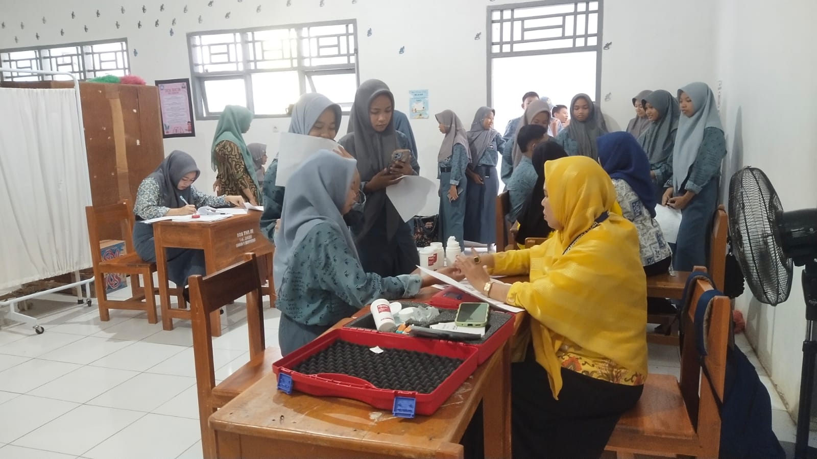 Read more about the article SMKN 1 Soppeng Gelar Skrining Kesehatan Bersama Puskesmas Malaka, Prioritaskan Kesehatan Siswa