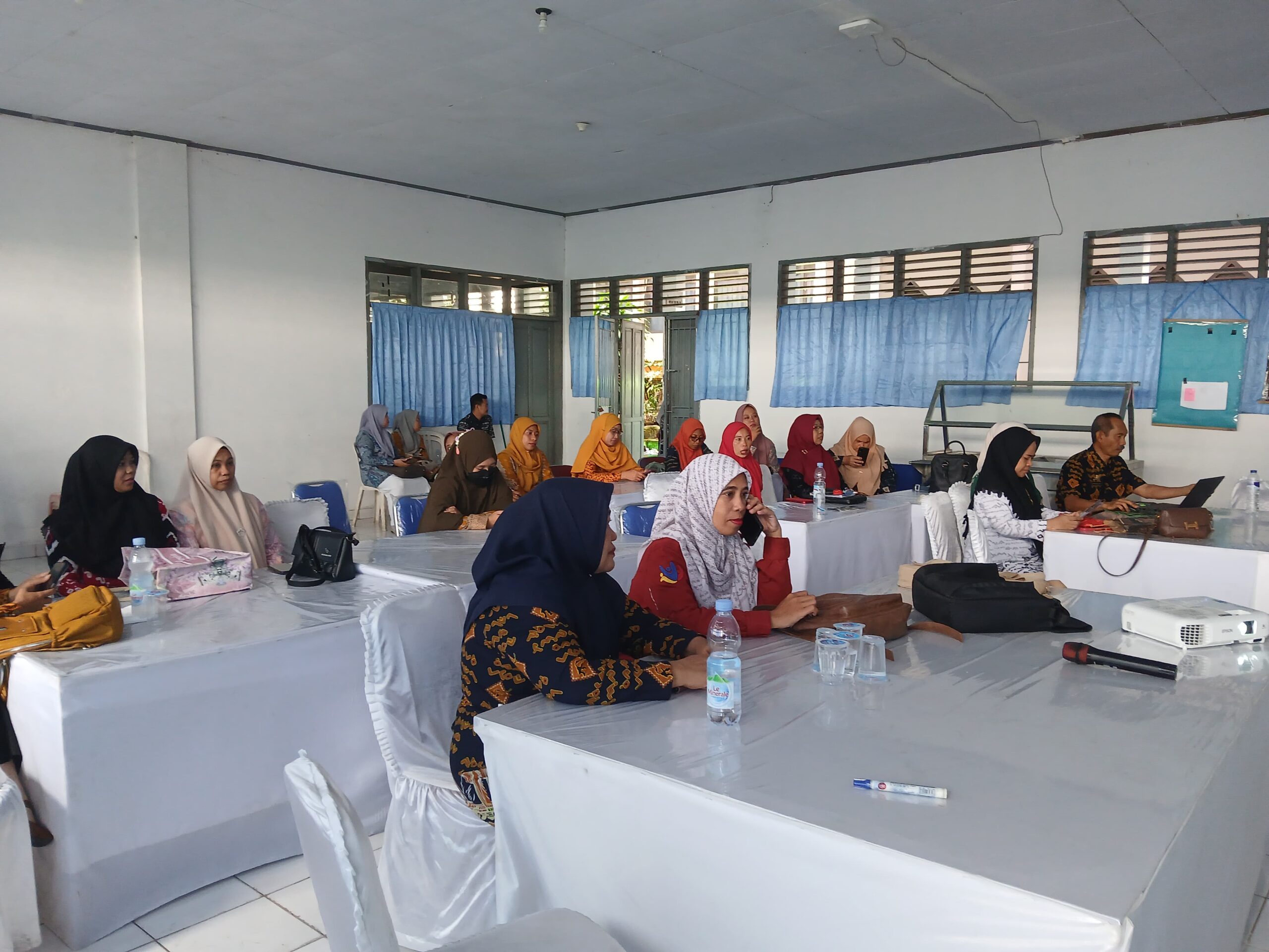 You are currently viewing SMKN 1 Soppeng Solidkan Persiapan HGN dengan Tema “Guru Berkarya, Indonesia Jaya”