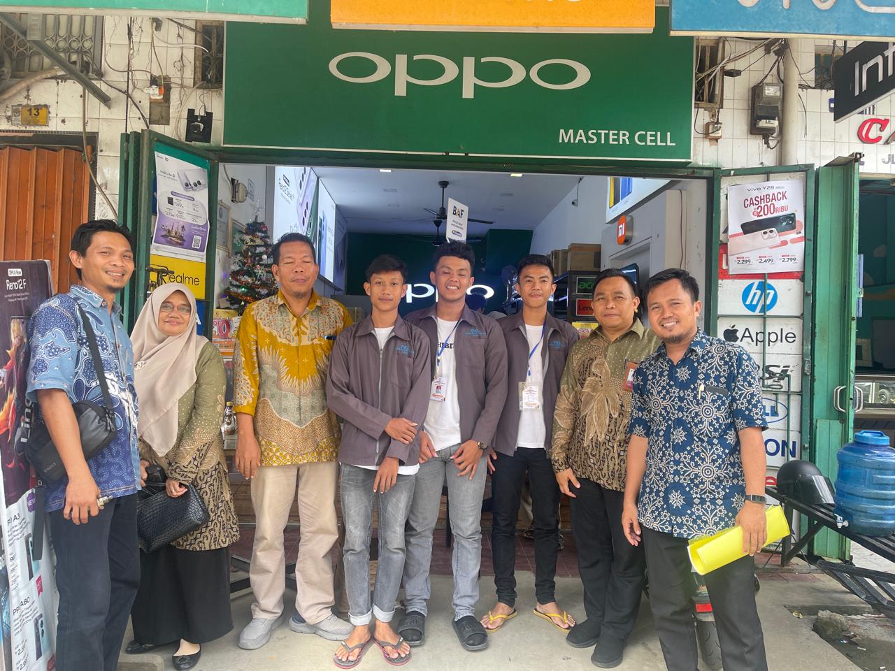 Read more about the article SMKN 1 Soppeng Pantau Langsung Pelaksanaan PKL di Bone dan Wajo