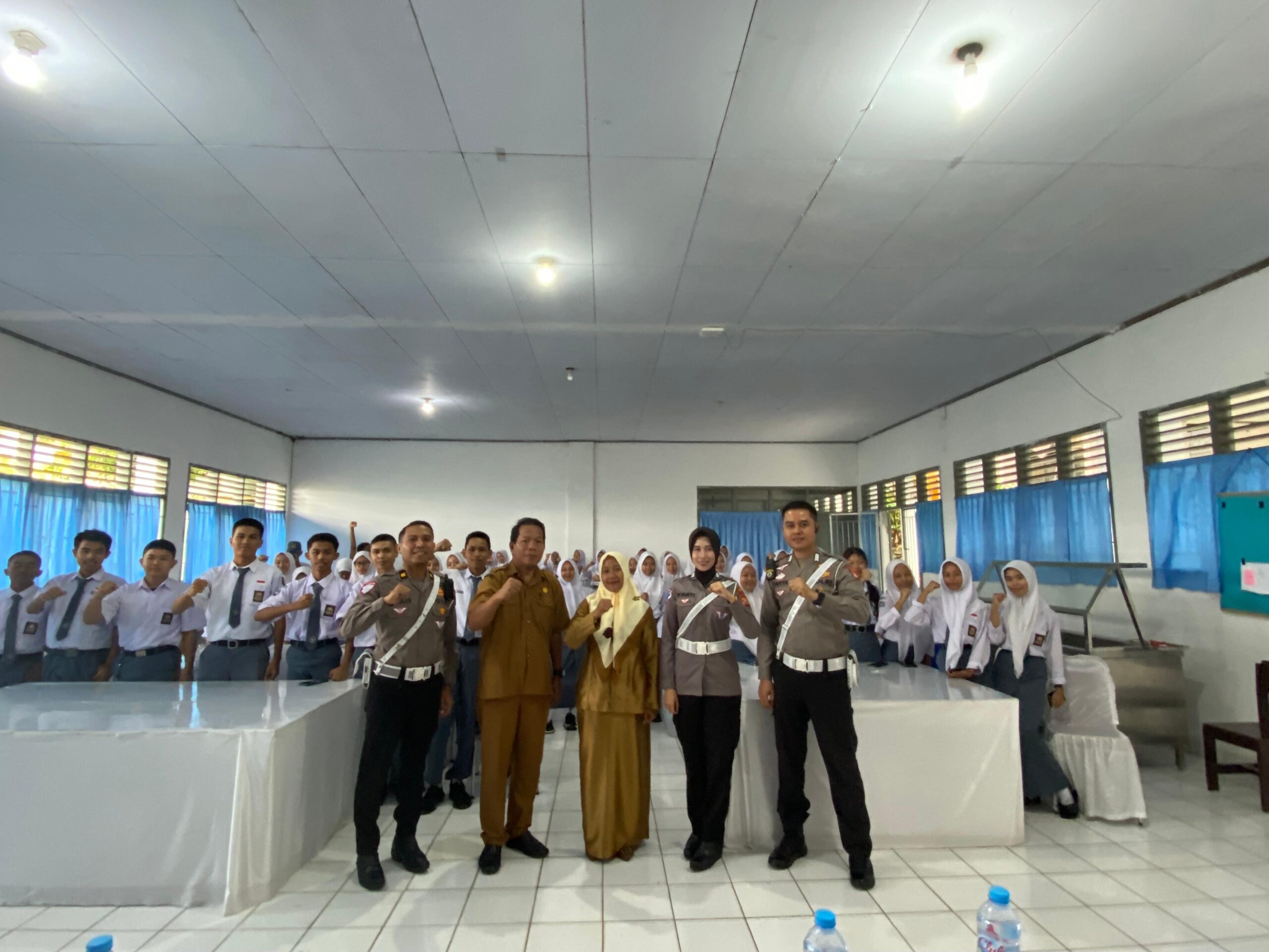 Read more about the article Polres Soppeng Ajak Siswa SMKN 1 Soppeng Tingkatkan Kesadaran Keselamatan Berlalu Lintas