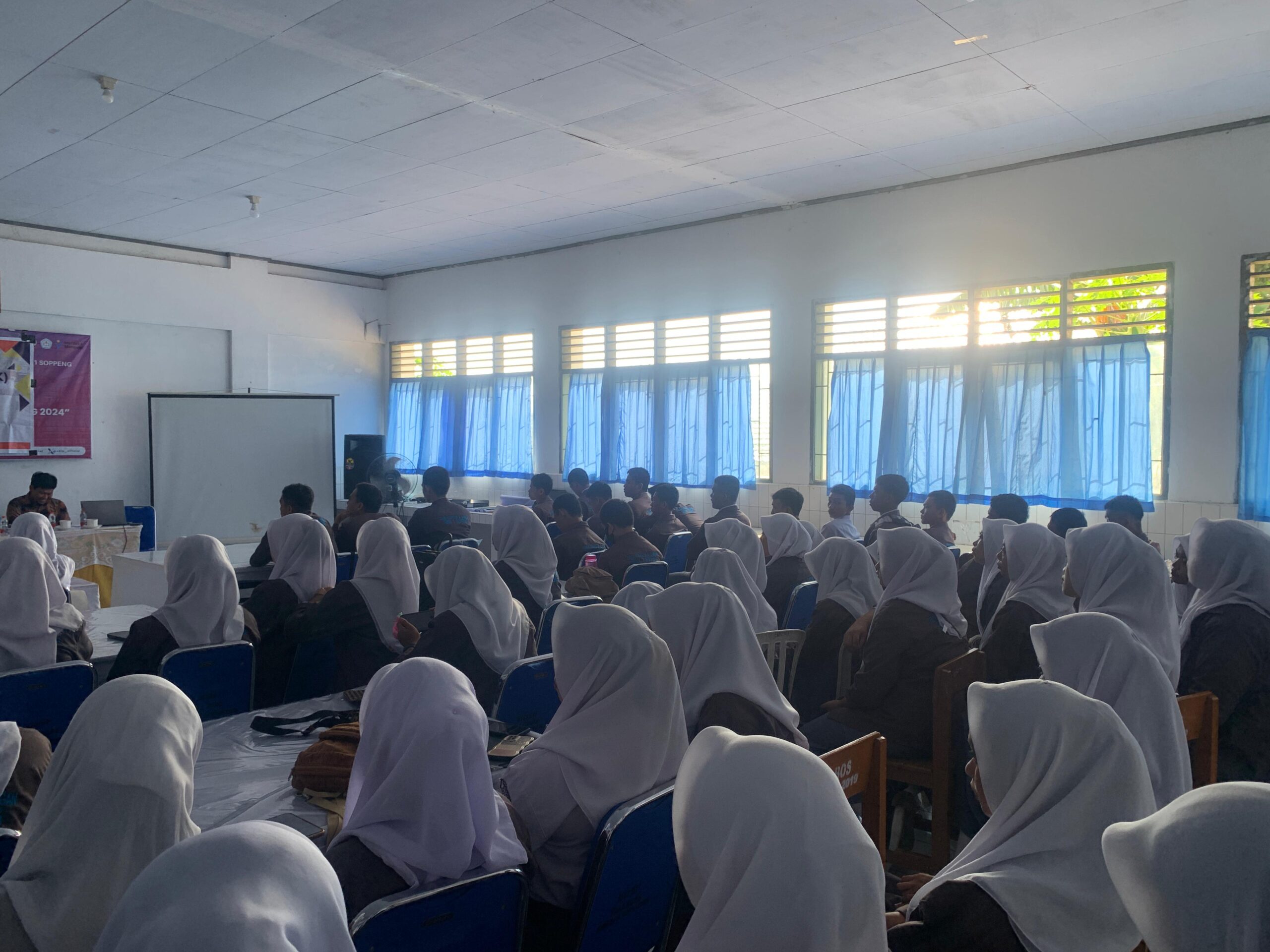 Read more about the article Pembukaan Ujian Kompetensi Keahlian (UKK) Konsentrasi Keahlian Teknik Komputer dan Jaringan (TKJ) di SMKN 1 Soppeng