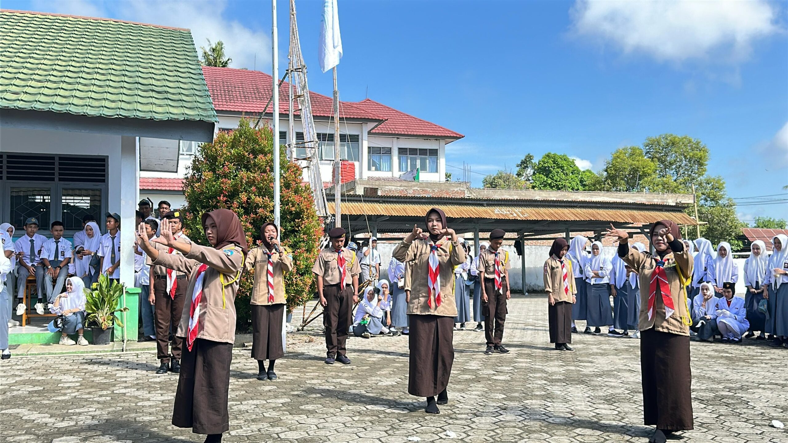 Read more about the article Meriah dan Penuh Haru, SMKN 1 Soppeng Gelar Last Ceremony untuk Kelas XII