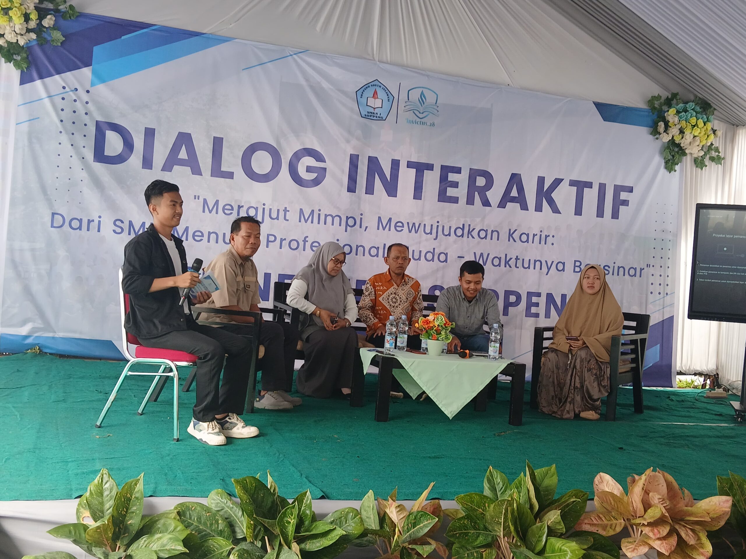 Read more about the article Dialog Interaktif Siswa Kelas XII SMKN 1 Soppeng Angkatan 2024/2025: Merajut Mimpi, Mewujudkan Karir