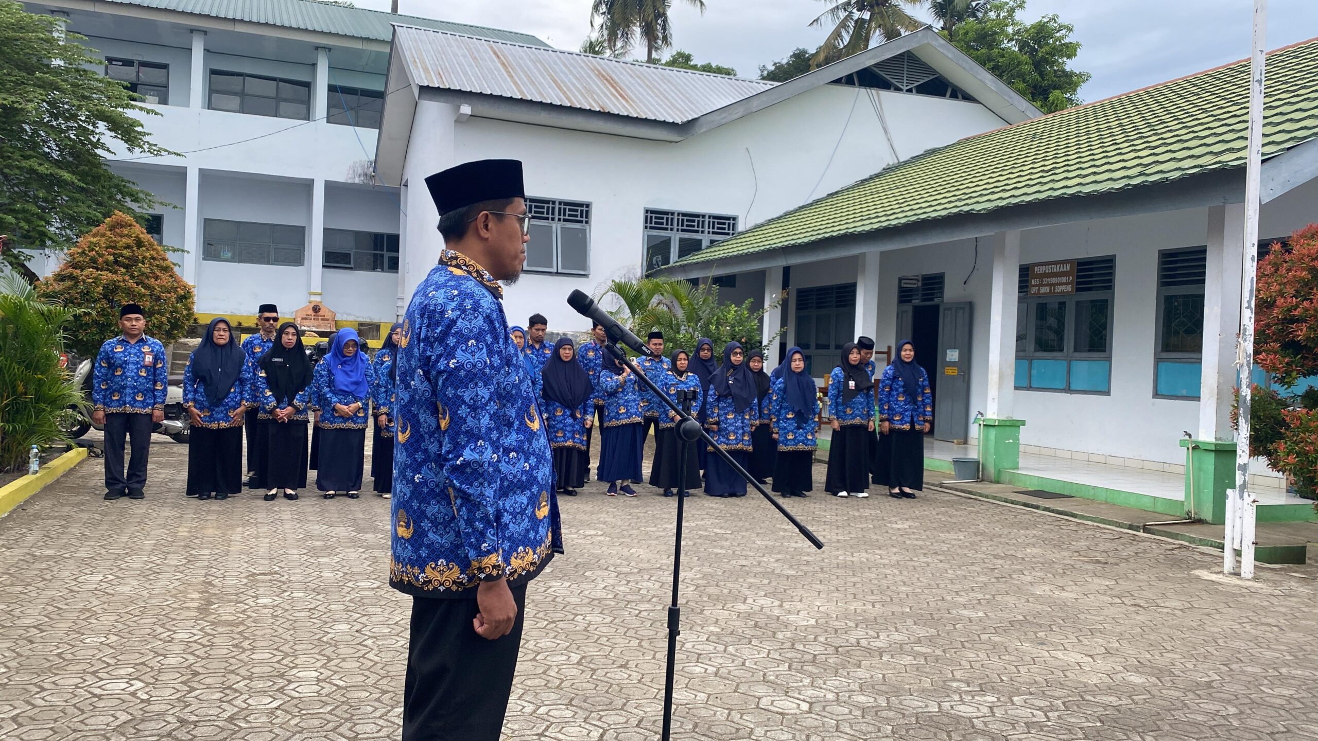 Read more about the article SMKN 1 Soppeng Gelar Upacara HUT RI Ke-80 dengan Khidmat
