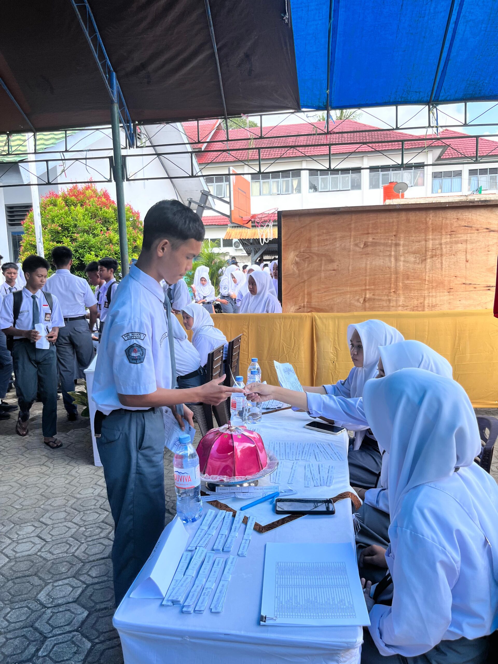 Nurul Fadillah & Al Fadil Menang Telak di Pilketos SMKN 1 Soppeng 2025/2026