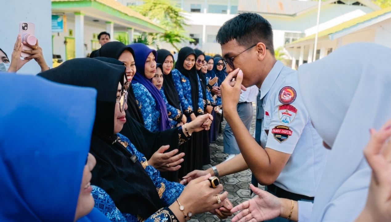 Read more about the article Upacara Hari Kesadaran Nasional Dirangkaikan dengan Last Ceremony Kelas XII SMKN 1 Soppeng Tahun 2026