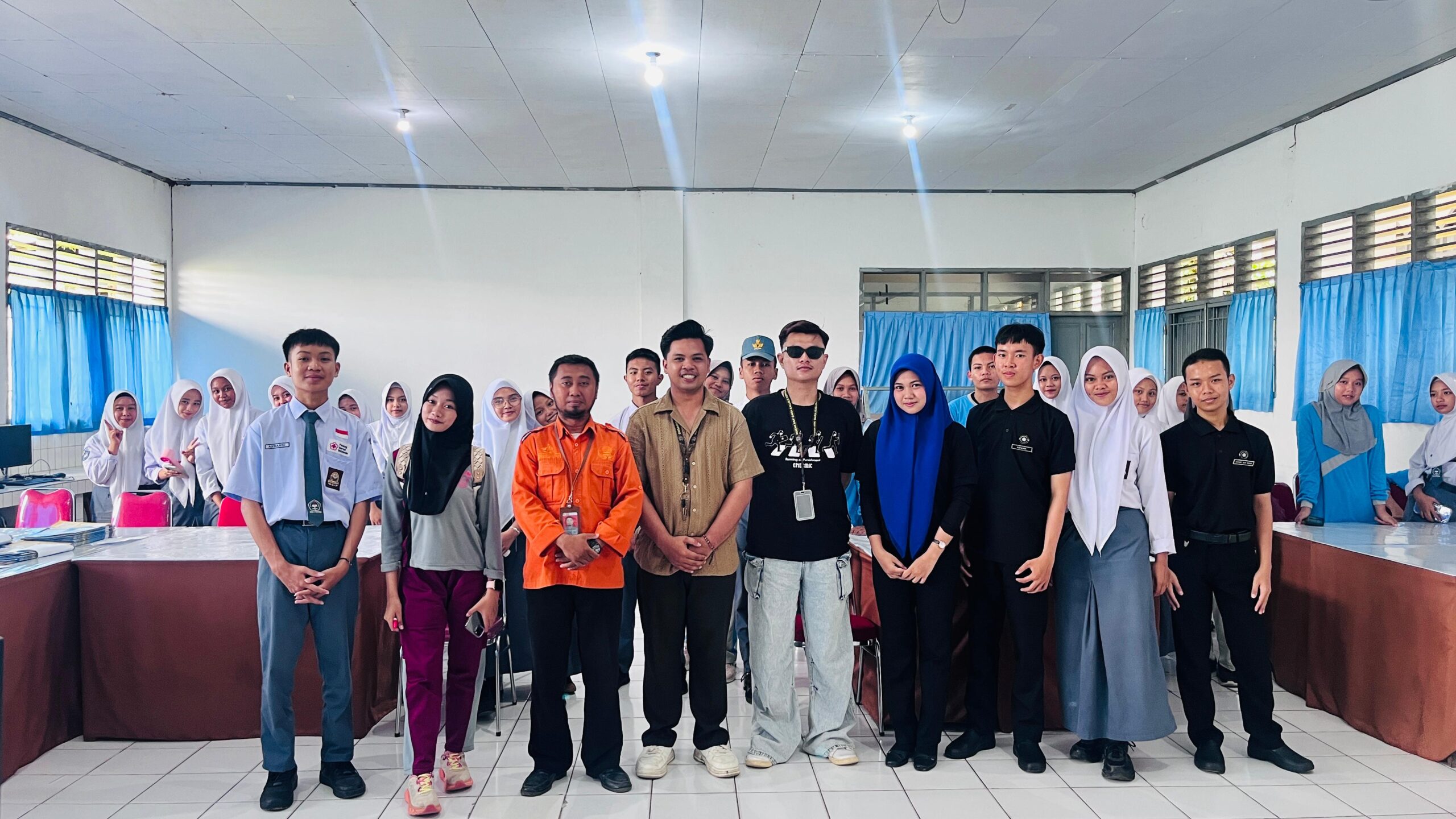 Read more about the article Sosialisasi Pemilihan Ana Dara Kallolo 2026 di SMKN 1 Soppeng, Dorong Generasi Muda Tampil Percaya Diri