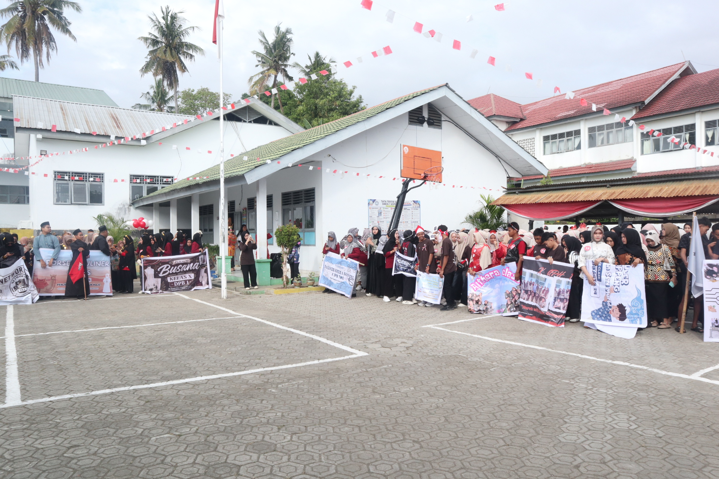 Read more about the article Semarak Pembukaan Ko-Kurikuler PORSENI SMKN 1 Soppeng Tahun 2026