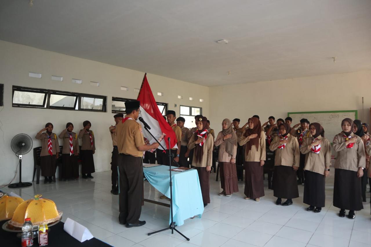 Read more about the article Pelantikan Pengurus Gugus Depan 01.109–01.110 Pangkalan SMK Negeri 1 Soppeng, Perkuat Semangat Kepramukaan